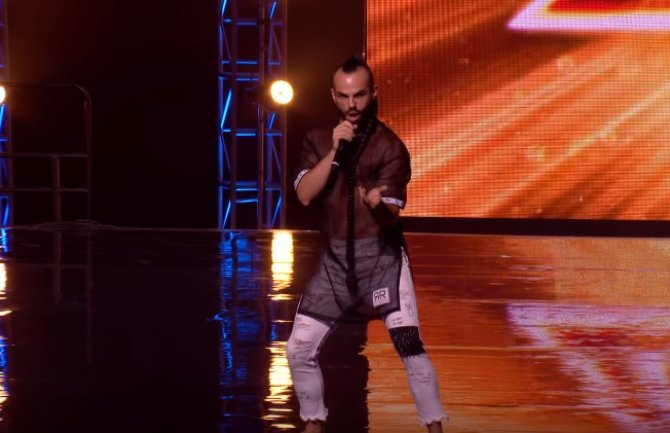 Slavko prošao u naredni krug britanskog X Factora: Oduševljena Nikol izljubila Crnogorca(VIDEO)(FOTO)