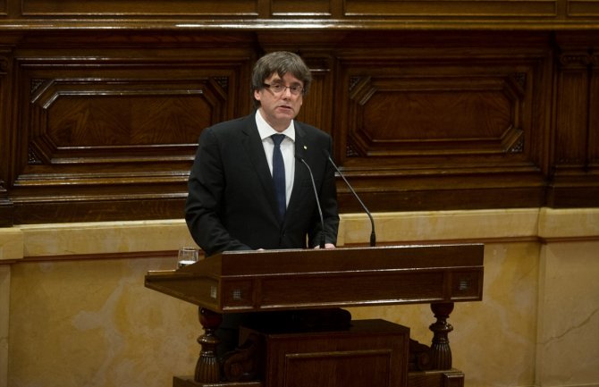 Pućdemon suspendovao proglašenje nezavisnosti Katalonije