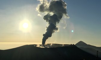 Japan: Erupcija vulkana, stub pepela visok 1.700 metara se podigao iz kratera 