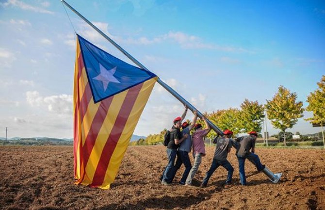 Katalonija proglasila nezavisnost od Španije, Rahoj pozvao Špance da ostanu smireni