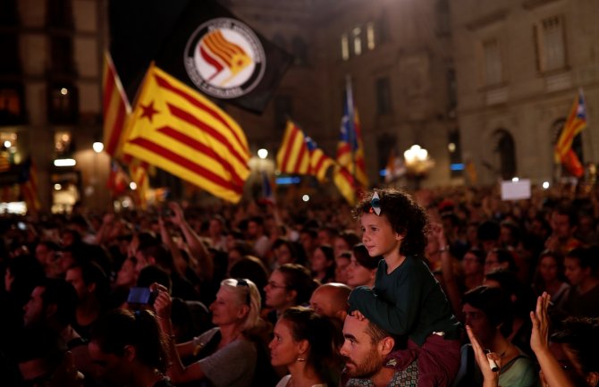 Barselona: Hiljade ljudi slavilo proglašenje nezavisnosti