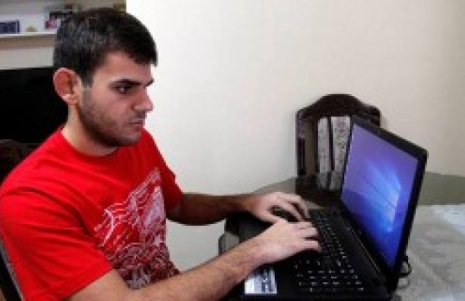 23-godišnji Stefan iz Niša iako slijep od svoje druge godine niže desetke i golove