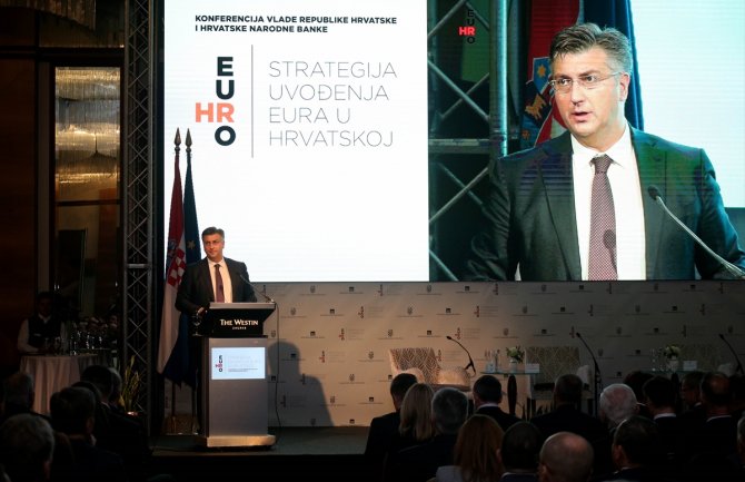 Plenković: Uvođenjem eura nećemo dobiti evropske cijene i hrvatske plate