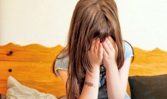  Žena  pomagala pedofilima da zlostavljaju djecu
