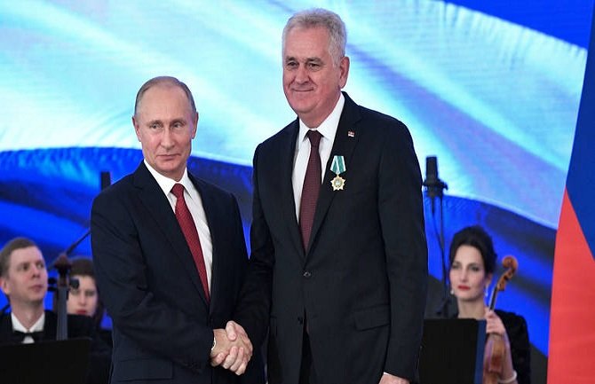 Putin odlikovao Nikolića za prijateljstvo