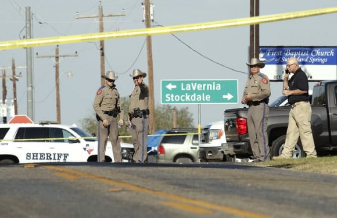 Napad u Teksasu: 26 osoba ubijeno, među njima ima i djece