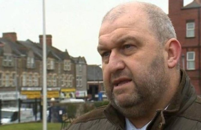 Bivši velški ministar koji je suspendovan zbog seksulanog uznemiravanja, pronađen mrtav