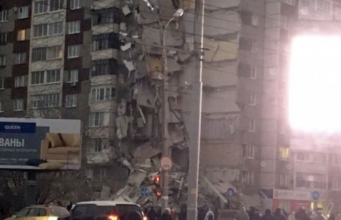 Urušila se zgrada u Rusiji, tri osobe poginule