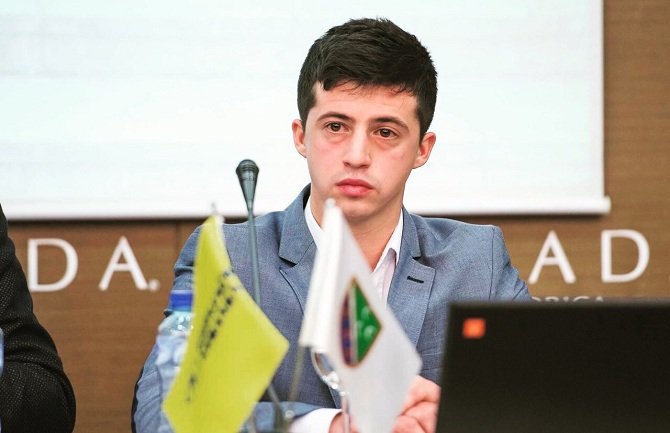 Dizdrević: Stvarati bolje preduslove za mlade u Tuzima