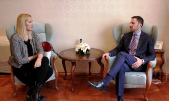 Cetinjanka i njen sin prebrodili zdravstvene probleme: Bogdanović pozdravio hrabru odluku mlade majke 