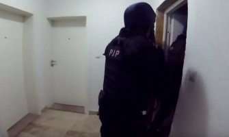 Pretreseno 10 lokacija u Danilovgradu, uhapšena jedna osoba, zaplijenjeno oružje, droga...
