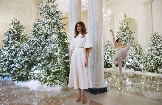 Čarobna Bijela kuća: Melanija dovela božićnu magiju u predsjedničku rezidenciju(FOTO)