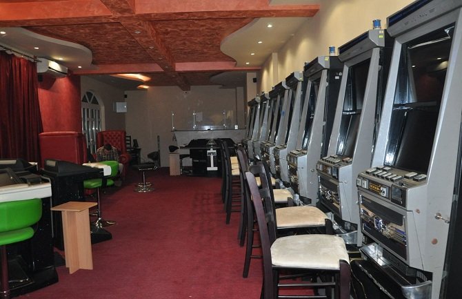 Član OKG organizovao neovlašćeno kockanje, kockarnica zatvorena (FOTO)
