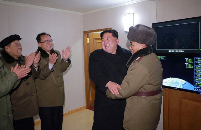 Pogledajte sreću Kim Džong Una nakon lansiranja rakete