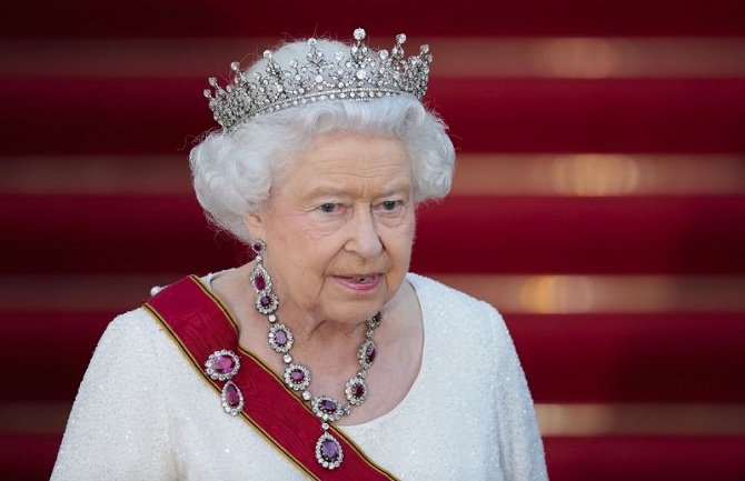 Kraljica Elizabeta propušta unukovo vjenčanje