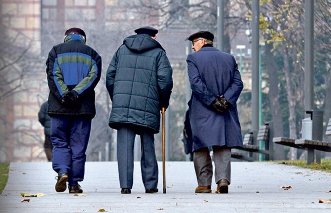Deset hiljada penzionera prima najnižu penziju od 125 eura 