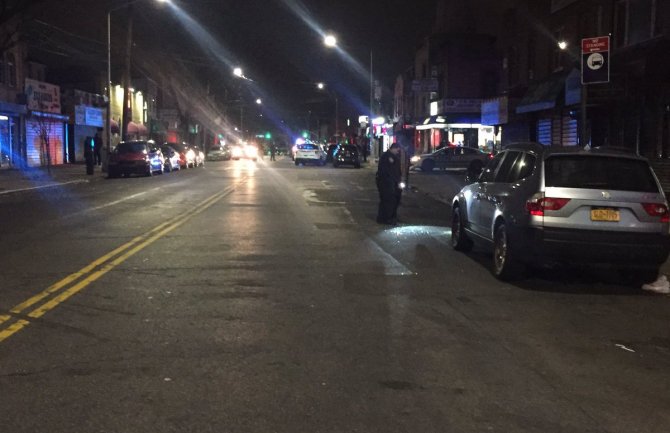 Njujork: Uletio autom na trotoar, stradala jedna osoba više povrijeđenih