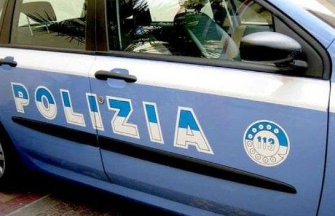 Teror u školi u Italiji: Pokušao otmicu 20 učenika, onesposobljen suzavcem pa uhapšen