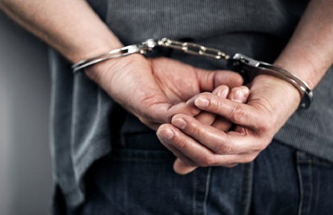 Crnogorac uhapšen u Brodarevu: Švercovao drogu u vozu