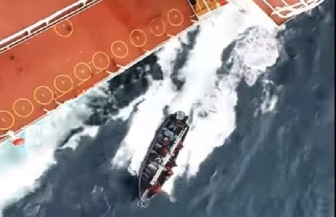 Crnogorac dio posade broda iz Singapura koji su napali pirati (VIDEO)