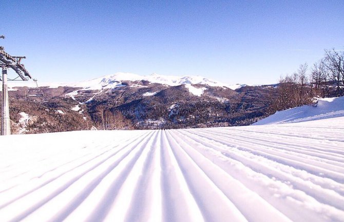 Hoteli bukirani za praznike,  ski- centri spremni da dočekaju sezonu