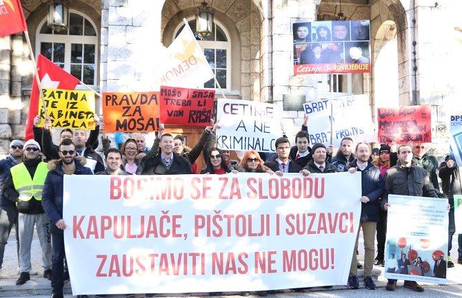 Protestna šetnja na Cetinju: Nadležni da ispitaju sve neregularnosti