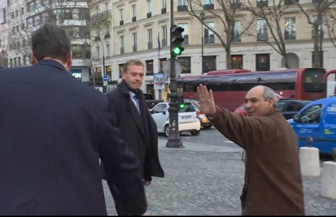 Srbin blokirao saobraćaj u Parizu da bi pozdravio Vučića