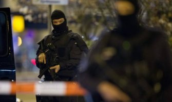 Amsterdam: Prijetio nožem na aerodromu, policajci ga upucali
