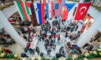Božićni bazar: Prikupljaju sredstva za Centar za autizam iz Podgorice