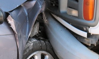 Nikšićanin lažirao saobraćajnu nezgodu da bi naplatio štetu od osiguranja