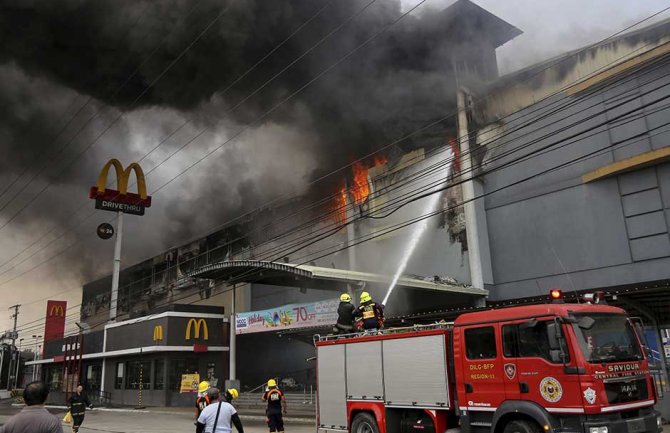 Filipini: Požar u tržnom centru, strahuje se da nema preživjelih