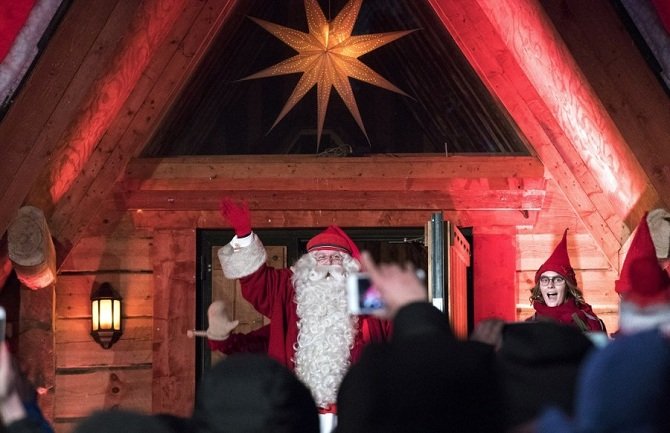 Počela svjetska turneja: Deda Mraz krenuo sa Sjevernog pola