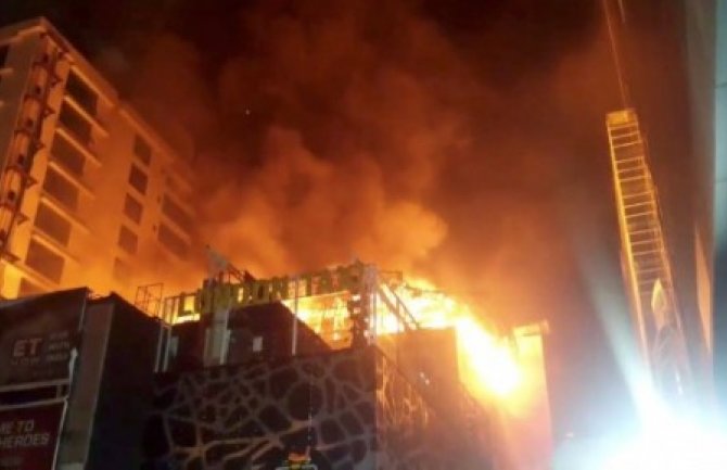 Mumbaj: Požar na krovu zgrade, 15 osoba poginulo(VIDEO)