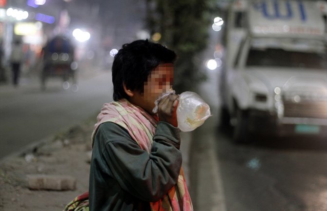 U Bangladešu više od 2,5 miliona maloljetnika zavisno od droga(FOTO)