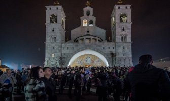 Podgorica: Između vjernika dvije crkve stajala policija