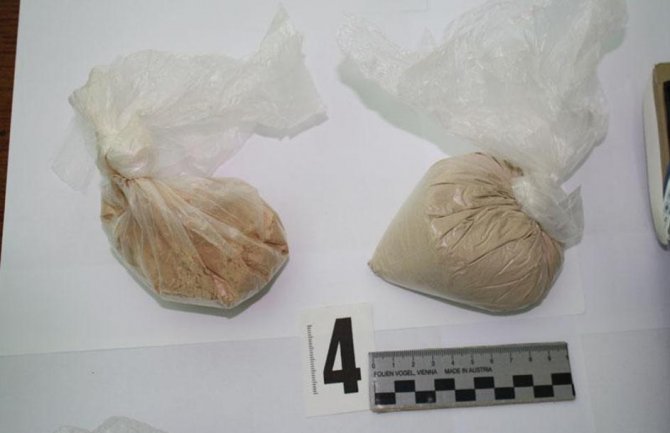 U stanu Nikšićanina pronađeni heroin i kokain