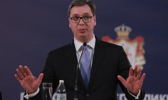Vučić povećava plate medicinskim radnicima, da ne bi odlazili iz zemlje