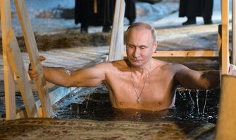 Putin se okupao u bogojavljenskoj vodi na minus 6! (FOTO)(VIDEO)