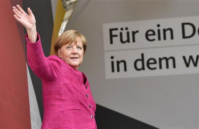 SPD ponovo s Angelom Merkel