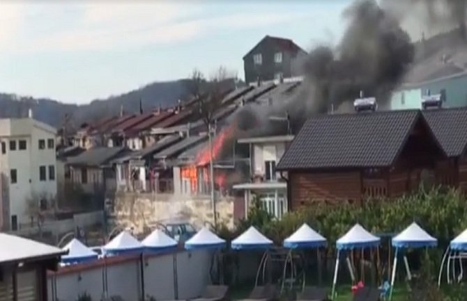 Izgorjela baraka u Ulcinju (VIDEO)