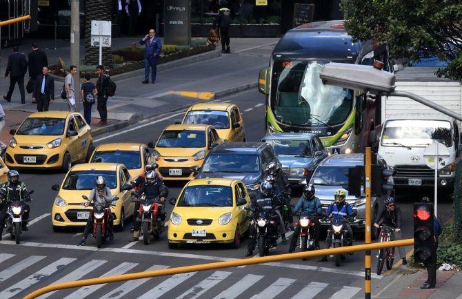 Bogota: Protesti zbog zabrane muškarcima da budu suvozači na motociklima