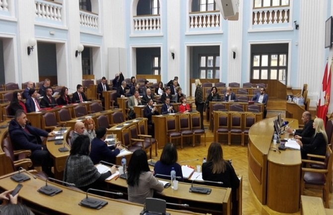 DPS i SD rasporedili resore na Cetinju