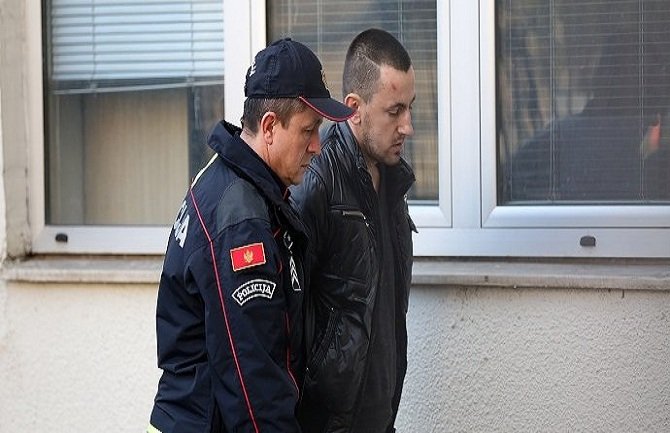 Šišić tvrdi da su ga službenici ZIKSa odmah nakon privođenja tukli