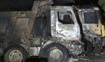 Čile: Prisilili vozače da izađu pa zapalili 25 kamiona