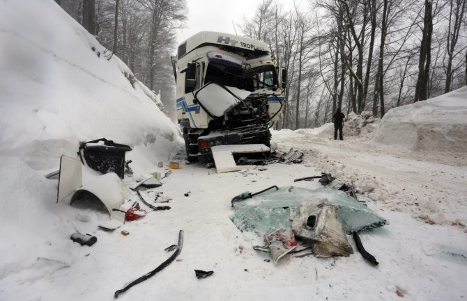 Nesreća u Hrvatskoj: Sudar autobusa i kamiona, 14 povrijeđenih(FOTO)