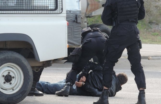 Uhapšen Podgoričanin, vrijeđao i prijetio službenicima Interventne