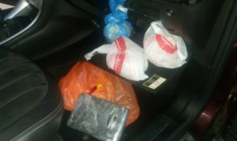 Dobrakovo: U bunkeru u automobilu pronađen kokain, heroin, marihuana(FOTO)