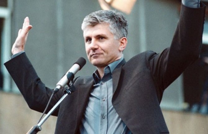 Na današnji dan prije 17 godina ubijen je Zoran Đinđić