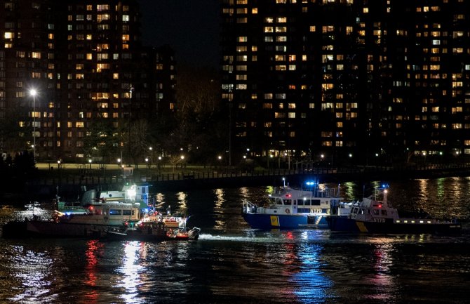 Njujork: Pao helikopter u rijeku, poginulo pet osoba(VIDEO)