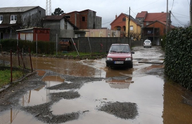 Kiša napravila probleme u Podgorici: Pod vodom Zlatica, Murtovina, Park šuma Zagorič